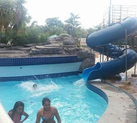 Ecologic Park Ap 2 Quartos Para 7 Pessoas 1Park Aquatico 10 Piscinas Termais Caldas Novas Kültér fotó